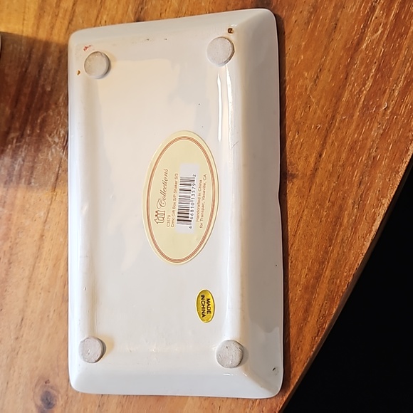 Vintage gift wrap present salt and pepper shakers with dish - Picture 5 of 10